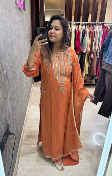 Azeemat Suit