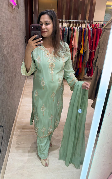 Pakiza suit