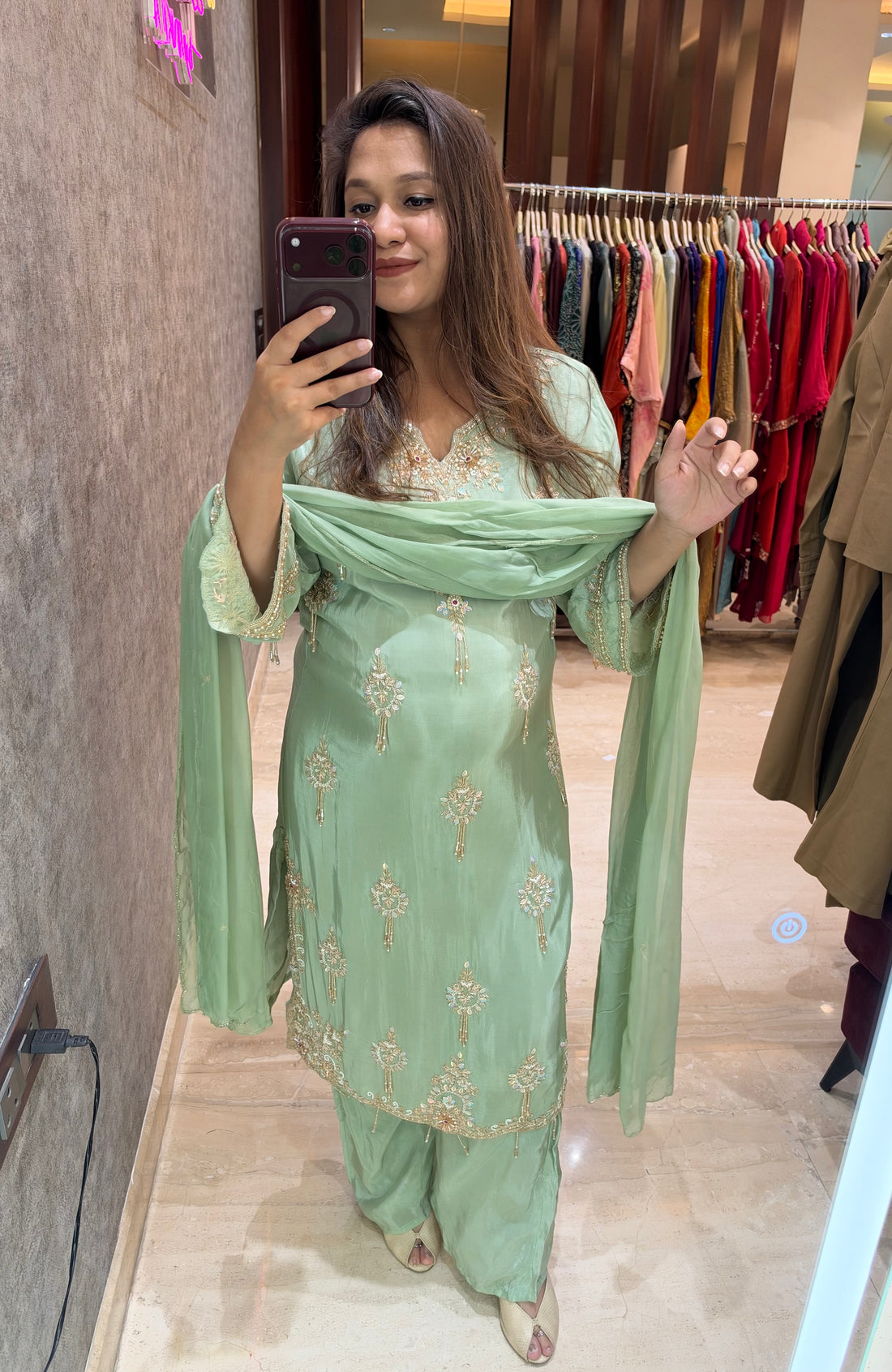 Pakiza suit