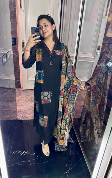 Purvi suit