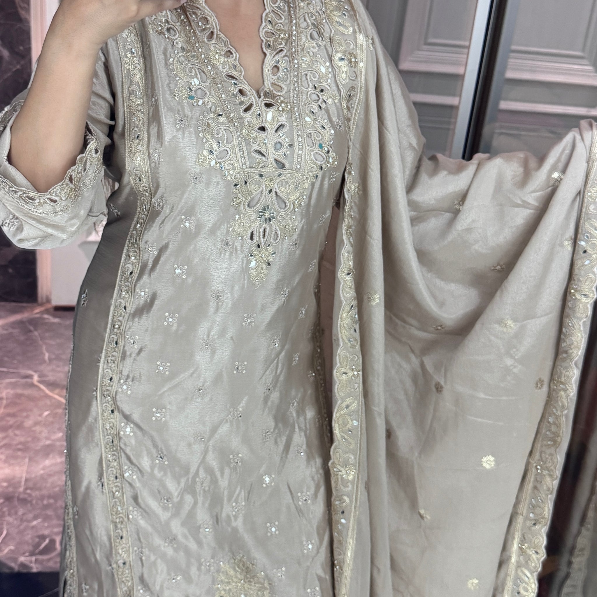 Chinon pakistani suit - Champagne
